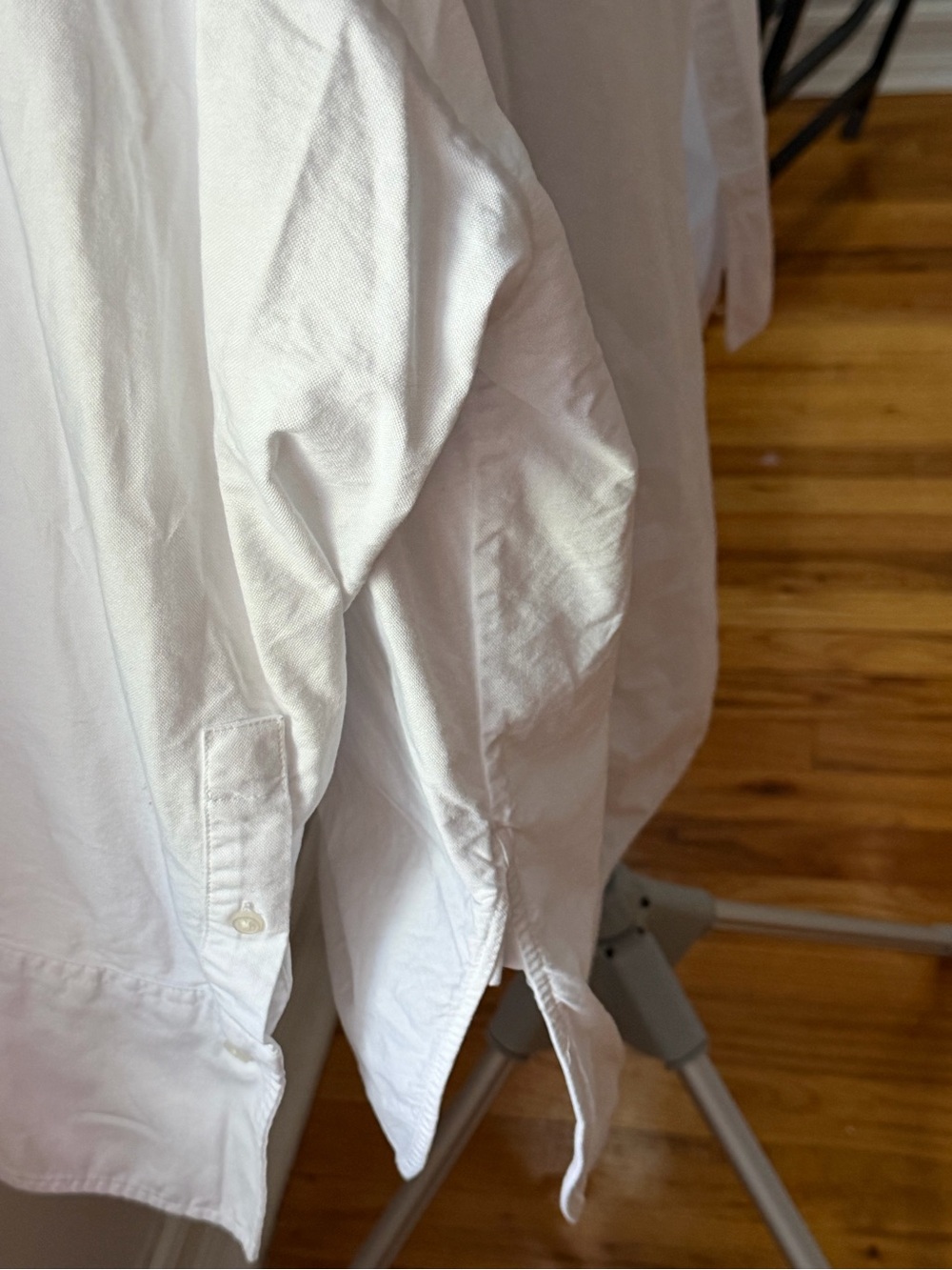 Everlane Relaxed Button-Down Shirt – Like New, Size L - Picture 5 of 9